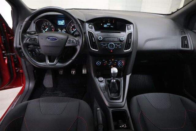 FORD Focus 2017 1,0 EcoBoost 125 hv Start/Stop M6 ST-Line 5-ovinen