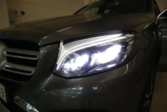 Mercedes-Benz GLC 2017 350 e 4Matic A Premium Business