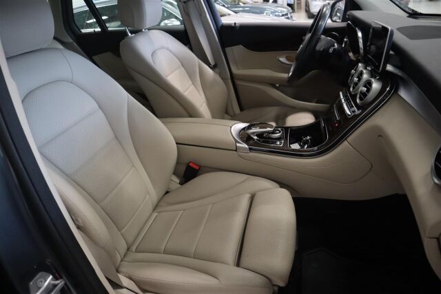 Mercedes-Benz GLC 2017 350 e 4Matic A Premium Business