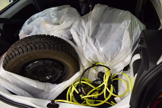 VOLKSWAGEN up! 2022 e-up! 61 kW automaatti **VW-takuuvaihdokki**