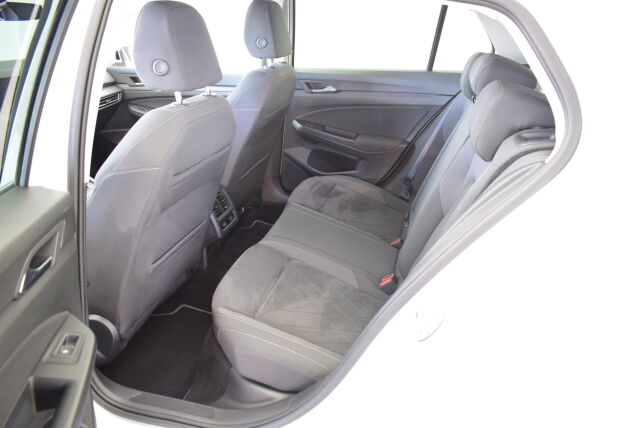 VOLKSWAGEN Golf 2020 First Edition Style 1,5 eTSI 110 kW (MHEV) DSG-automaatti