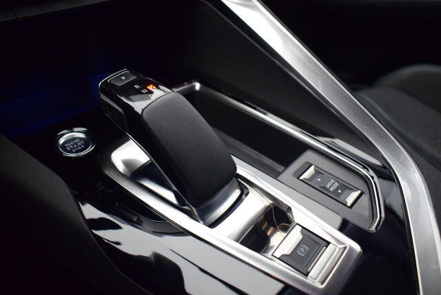 PEUGEOT 3008 2022 Allure Pack Hybrid 225 EAT8-automaatti