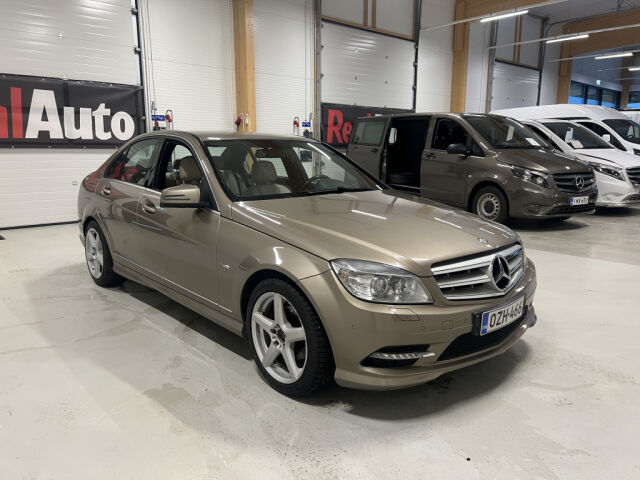 MERCEDES-BENZ C 2011 C 180 CGI Sedan AMG *Vaalea Nahka *Iso Comand *Jakoketju vaihdettu 11/25 *18" AMG -Vanteet