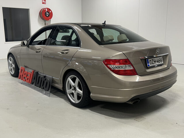 MERCEDES-BENZ C 2011 C 180 CGI Sedan AMG *Vaalea Nahka *Iso Comand *Jakoketju vaihdettu 11/25 *18" AMG -Vanteet