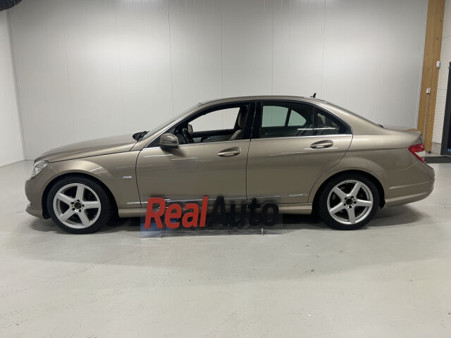 MERCEDES-BENZ C 2011 C 180 CGI Sedan AMG *Vaalea Nahka *Iso Comand *Jakoketju vaihdettu 11/25 *18" AMG -Vanteet