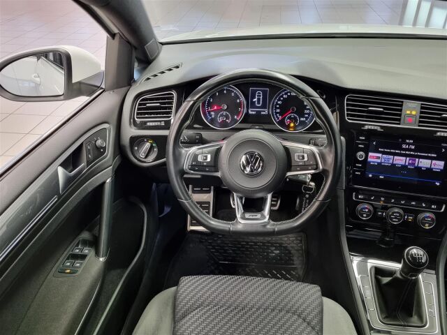 VOLKSWAGEN Golf 2019 Variant  R-Line  1,5 TSI EVO 96 kW (130 hv) / ACC / Vetokoukku / P-Kamera /