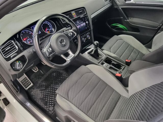 VOLKSWAGEN Golf 2019 Variant  R-Line  1,5 TSI EVO 96 kW (130 hv) / ACC / Vetokoukku / P-Kamera /