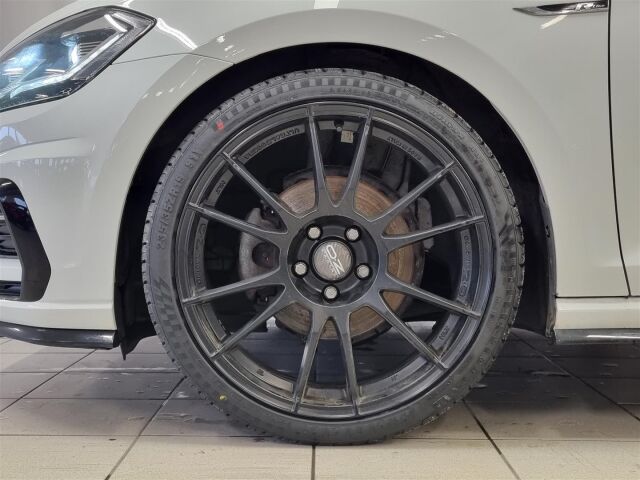 VOLKSWAGEN Golf 2019 Variant  R-Line  1,5 TSI EVO 96 kW (130 hv) / ACC / Vetokoukku / P-Kamera /