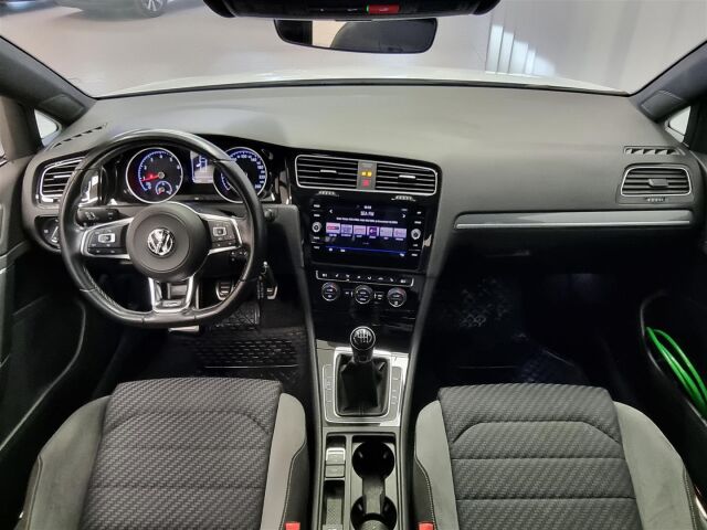 VOLKSWAGEN Golf 2019 Variant  R-Line  1,5 TSI EVO 96 kW (130 hv) / ACC / Vetokoukku / P-Kamera /