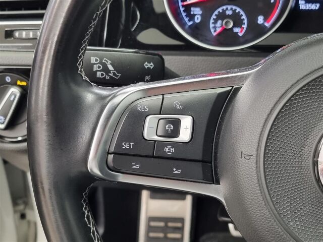 VOLKSWAGEN Golf 2019 Variant  R-Line  1,5 TSI EVO 96 kW (130 hv) / ACC / Vetokoukku / P-Kamera /