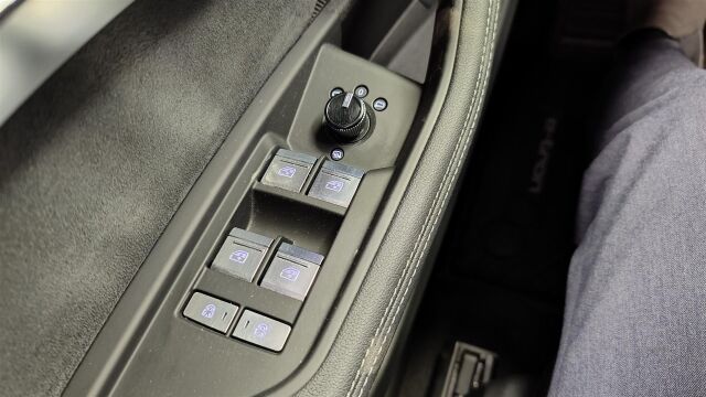 AUDI e-tron 2022 S line 55 quattro *SOH 97,7%* matrixled,tour,sähköpenkit,ACC,Navi,Advanced key