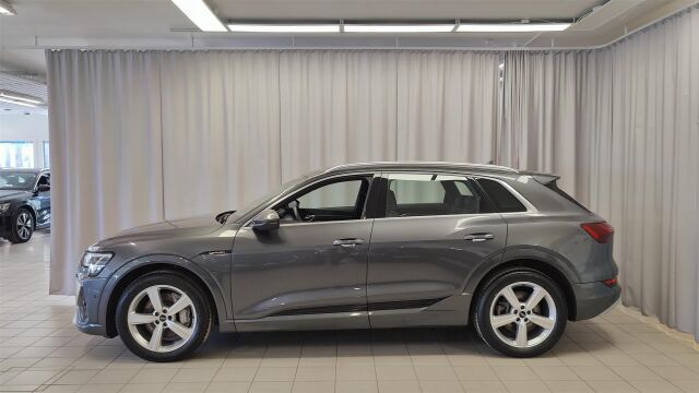 AUDI e-tron 2022 S line 55 quattro *SOH 97,7%* matrixled,tour,sähköpenkit,ACC,Navi,Advanced key