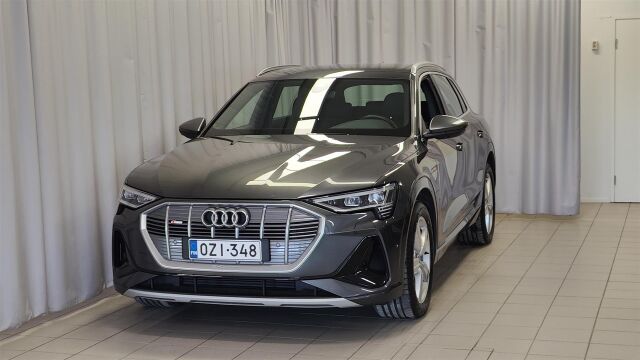 AUDI e-tron 2022 S line 55 quattro *SOH 97,7%* matrixled,tour,sähköpenkit,ACC,Navi,Advanced key