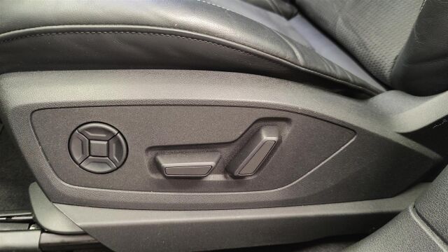 AUDI e-tron 2022 S line 55 quattro *SOH 97,7%* matrixled,tour,sähköpenkit,ACC,Navi,Advanced key