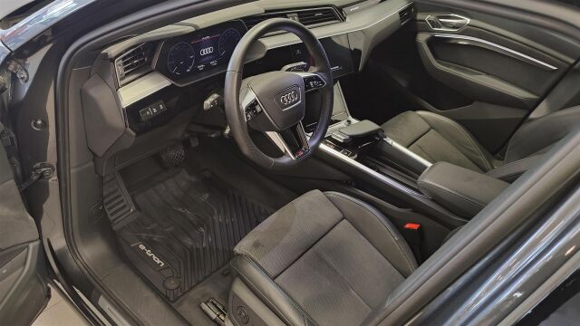 AUDI e-tron 2022 S line 55 quattro *SOH 97,7%* matrixled,tour,sähköpenkit,ACC,Navi,Advanced key