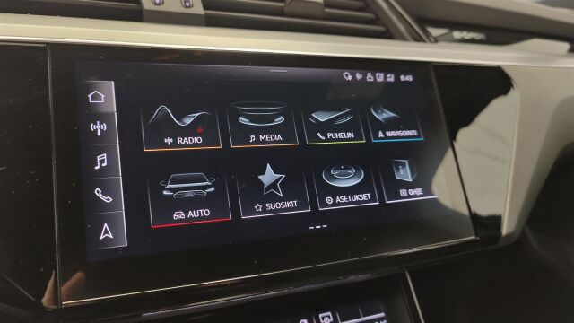 AUDI e-tron 2022 S line 55 quattro *SOH 97,7%* matrixled,tour,sähköpenkit,ACC,Navi,Advanced key