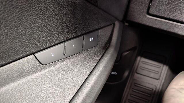 AUDI e-tron 2022 S line 55 quattro *SOH 97,7%* matrixled,tour,sähköpenkit,ACC,Navi,Advanced key