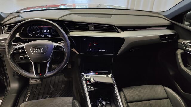 AUDI e-tron 2022 S line 55 quattro *SOH 97,7%* matrixled,tour,sähköpenkit,ACC,Navi,Advanced key