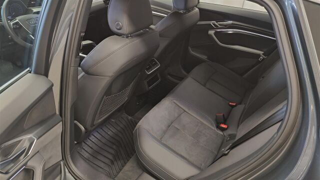 AUDI e-tron 2022 S line 55 quattro *SOH 97,7%* matrixled,tour,sähköpenkit,ACC,Navi,Advanced key