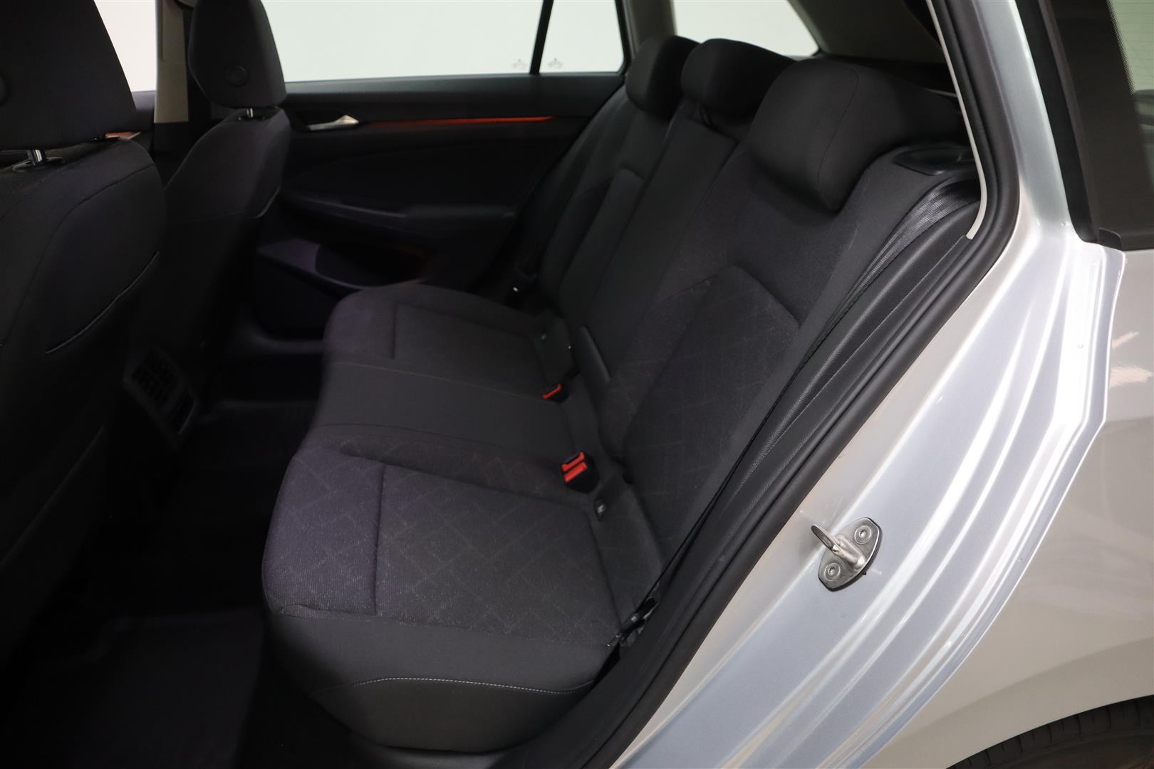 Volkswagen Golf 2022, kuva 7/19