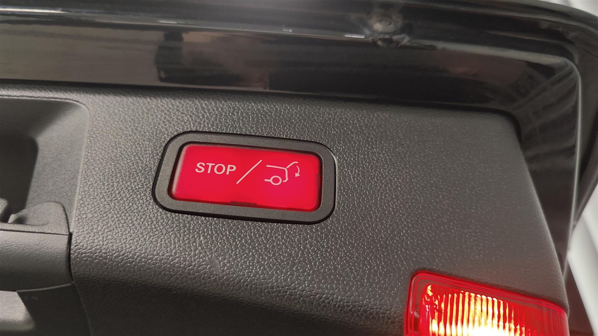 Mercedes-Benz E 200 BE T A 2013, kuva 7/19