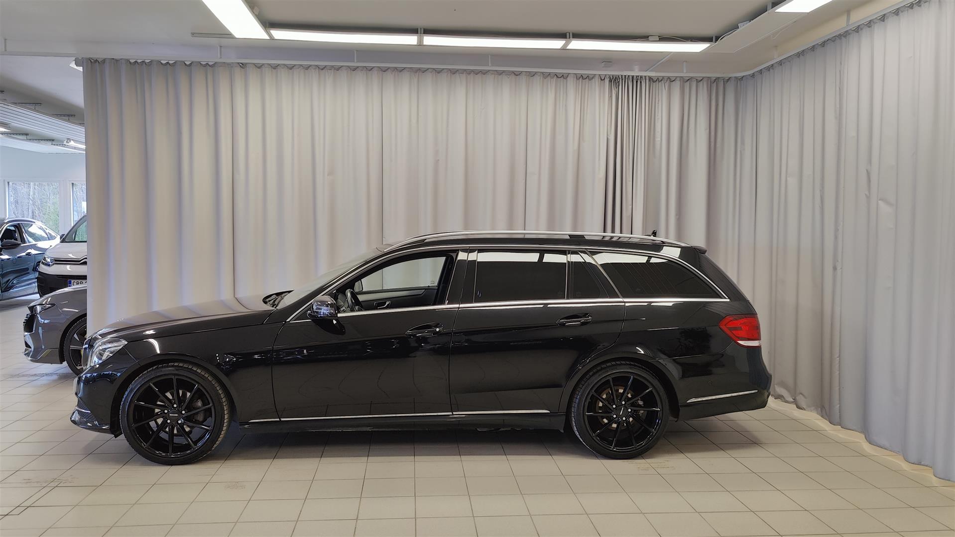 Mercedes-Benz E 200 BE T A 2013, kuva 3/19
