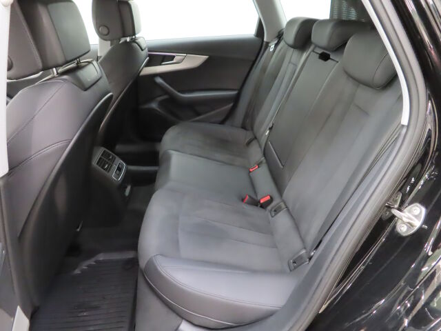 Audi A4 allroad quattro 2022 Business 40 TDI 150 kW MHEV quattro S tronic