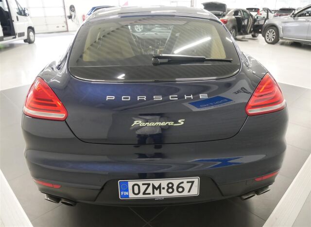 PORSCHE PANAMERA 2016 S E-Hybrid 333hv Plug-In Hybrid * Rek. 10/2015, Navi / Nahat / Kattoluukku*Huollettu yksilö*