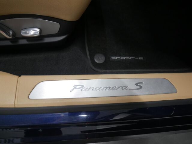 PORSCHE PANAMERA 2016 S E-Hybrid 333hv Plug-In Hybrid * Rek. 10/2015, Navi / Nahat / Kattoluukku*Huollettu yksilö*