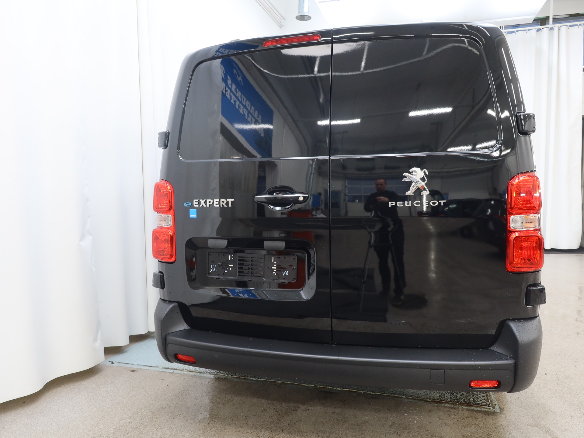 Peugeot e-Expert XL 75 kWh 136 XL. 2023, kuva 4/10