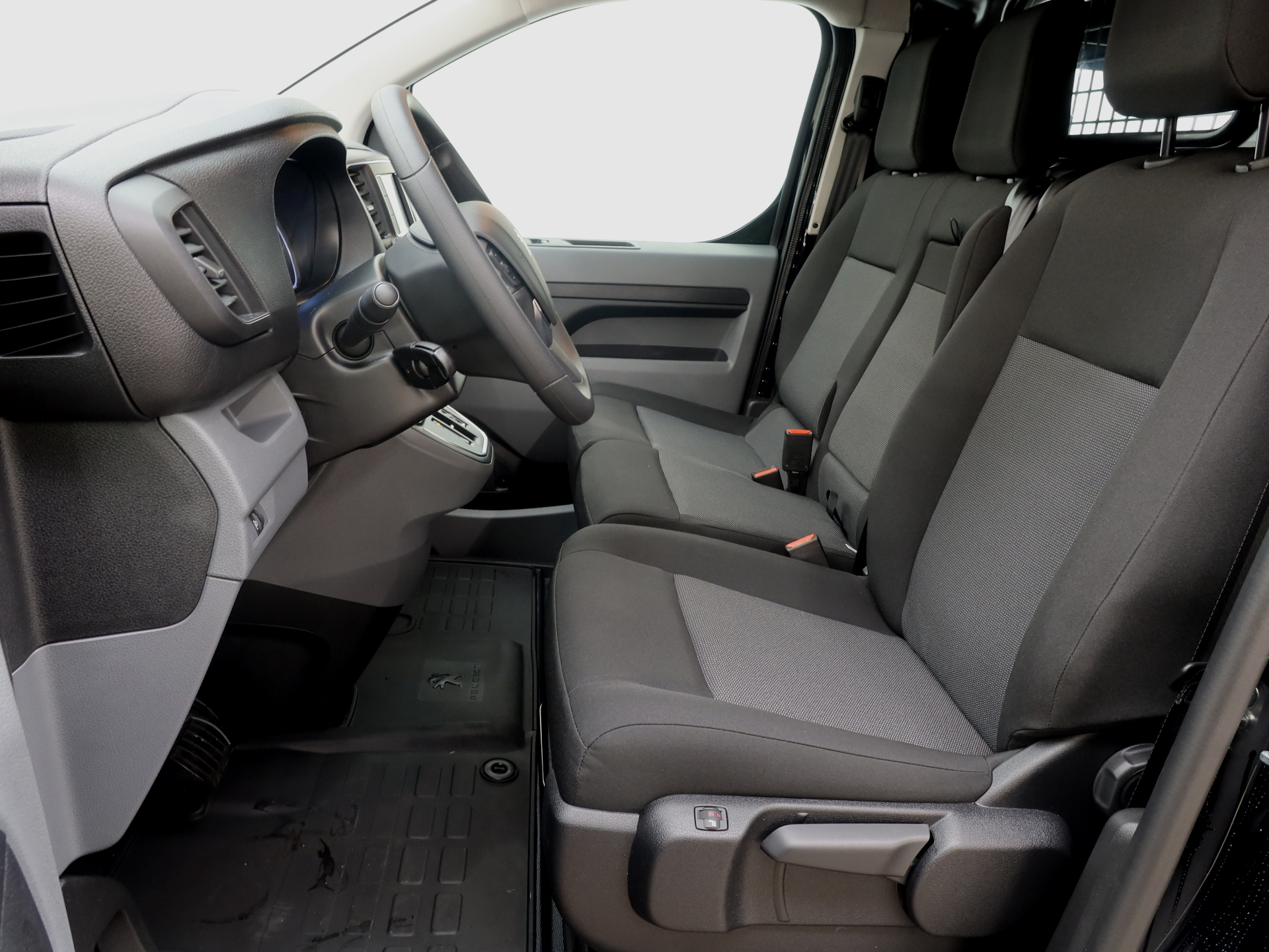 Peugeot e-Expert XL 75 kWh 136 XL. 2023, kuva 6/10