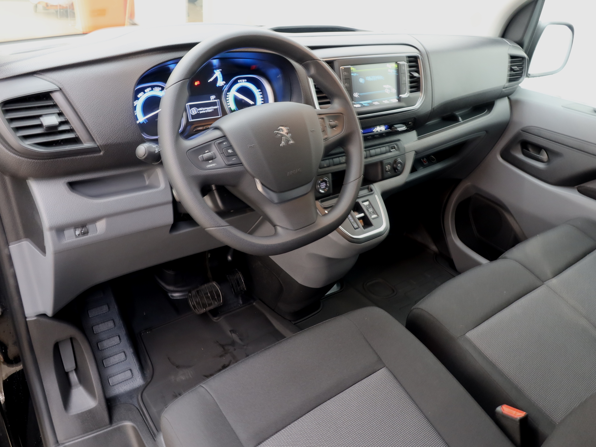 Peugeot e-Expert XL 75 kWh 136 XL. 2023, kuva 5/10