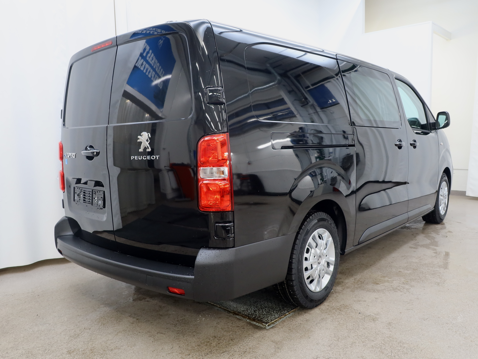 Peugeot e-Expert XL 75 kWh 136 XL. 2023, kuva 3/10