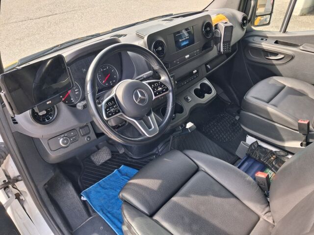 Mercedes-Benz Sprinter 2023 317CDI RWD-3,5/37 KB keskipitkä A2 A Tamlans 1+8 Esteetön/12 koululaispaikkaa/Invahissi/Sis. Alv