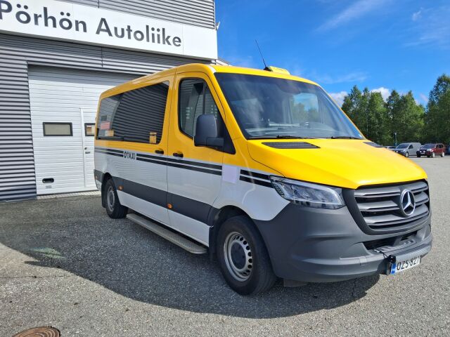Mercedes-Benz Sprinter 2023 317CDI RWD-3,5/37 KB keskipitkä A2 A Tamlans 1+8 Esteetön/12 koululaispaikkaa/Invahissi/Sis. Alv