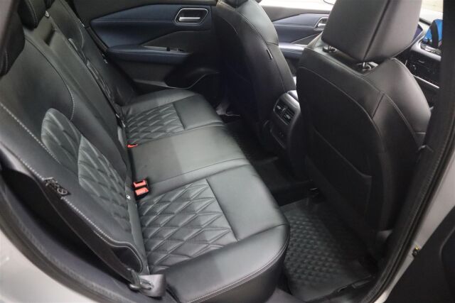 NISSAN Qashqai 2022 MHEV 158 Xtronic 2WD Tekna+ 2-tone