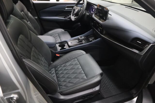 NISSAN Qashqai 2022 MHEV 158 Xtronic 2WD Tekna+ 2-tone