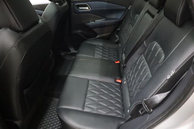 NISSAN Qashqai 2022 MHEV 158 Xtronic 2WD Tekna+ 2-tone