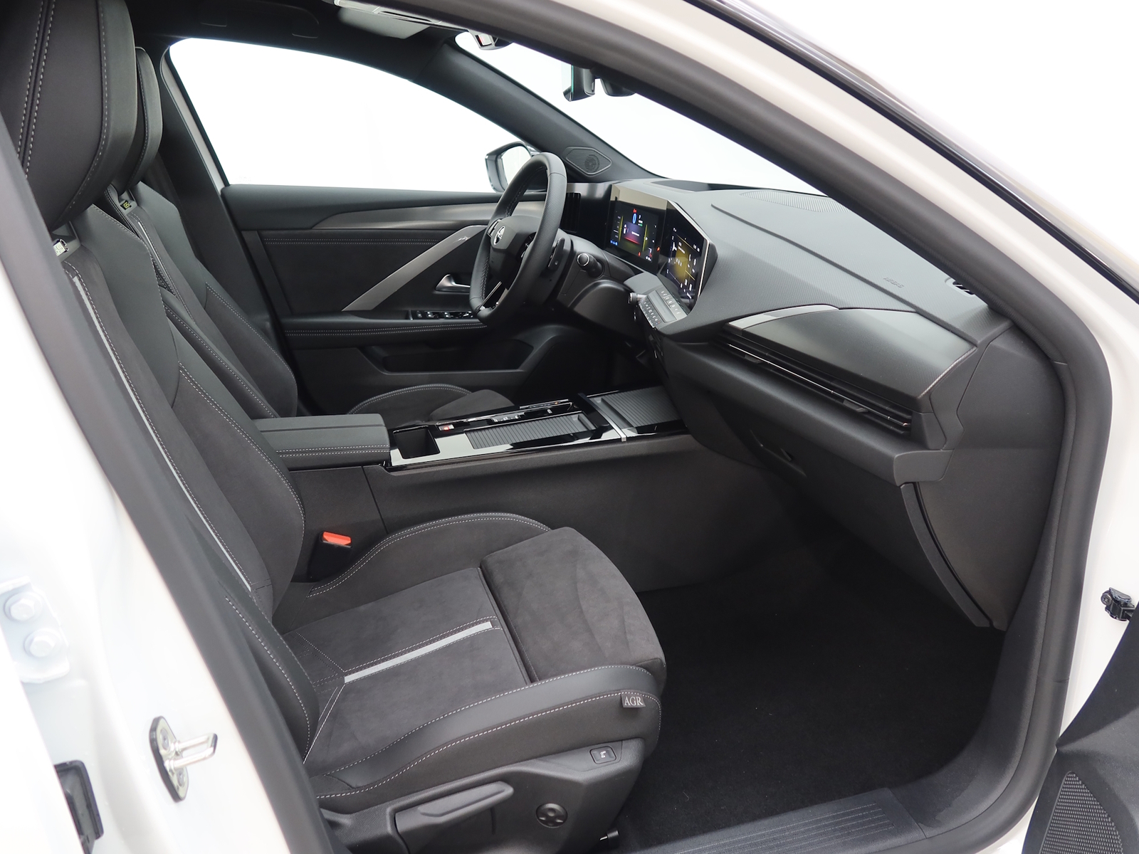 Opel Astra 2023, kuva 7/10