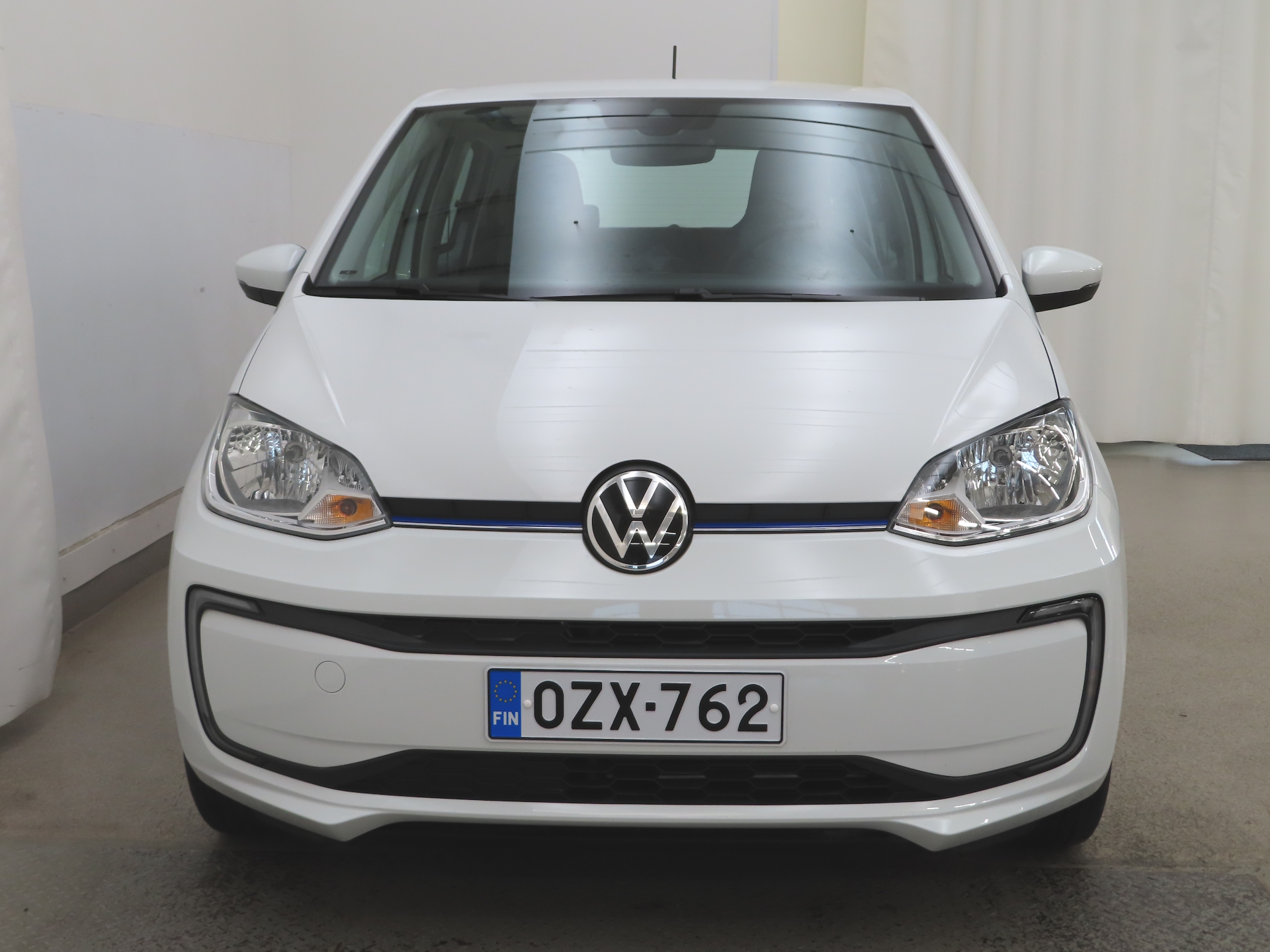 Volkswagen Up! e-up! 61 kW automaatti 2023, kuva 2/11