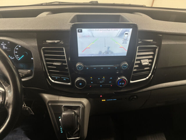 FORD Transit Custom 2019 2.0TDCI 170HV AUT L2H1 LIMITED SIS ALV! *LÄPIJUOSTAVA, *WEBASTO, *HYLLYT, *NÄYTTÖSOITIN, *KOUKKU