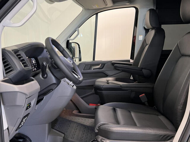VOLKSWAGEN Crafter 2025 2.0TDI 177HV AUTOM. 4MOTION *VARASTOSSA UUSIA -25 MALLISIA FACELIFT. VOIT VAIKUTTAA ITSE AUTON VARUS