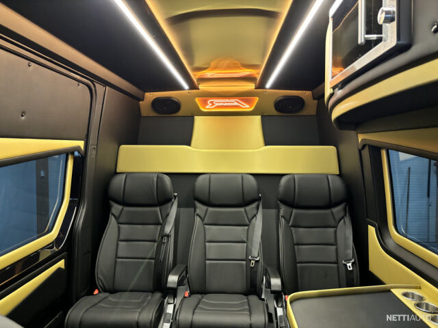 VOLKSWAGEN Crafter 2025 2.0TDI 177HV AUTOM. 4MOTION *VARASTOSSA UUSIA -25 MALLISIA FACELIFT. VOIT VAIKUTTAA ITSE AUTON VARUS