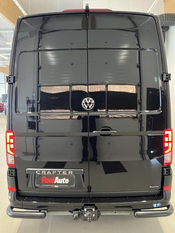 VOLKSWAGEN Crafter 2025 2.0TDI 177HV AUTOM. 4MOTION *VARASTOSSA UUSIA -25 MALLISIA FACELIFT. VOIT VAIKUTTAA ITSE AUTON VARUS