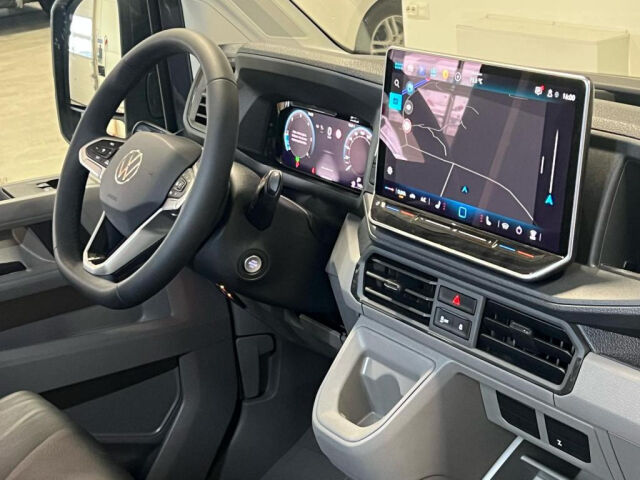 VOLKSWAGEN Crafter 2025 2.0TDI 177HV AUTOM. 4MOTION *VARASTOSSA UUSIA -25 MALLISIA FACELIFT. VOIT VAIKUTTAA ITSE AUTON VARUS