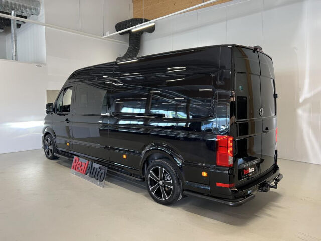 VOLKSWAGEN Crafter 2025 2.0TDI 177HV AUTOM. 4MOTION *VARASTOSSA UUSIA -25 MALLISIA FACELIFT. VOIT VAIKUTTAA ITSE AUTON VARUS