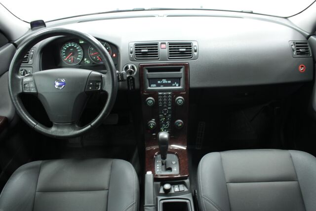 VOLVO S40 2006 2,4 Momentum BUSINESS