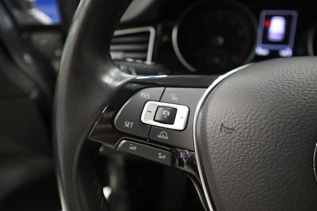 VOLKSWAGEN Golf Sportsvan 2017 Highline 1,4 TSI 92 kW (125 hv) DSG-automaatti