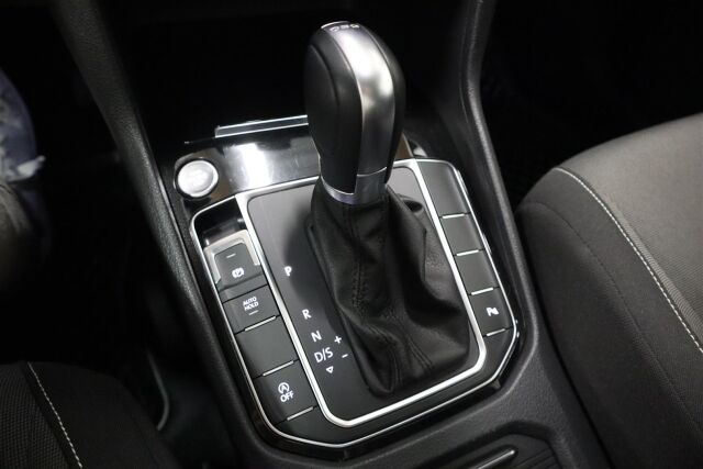 VOLKSWAGEN Golf Sportsvan 2017 Highline 1,4 TSI 92 kW (125 hv) DSG-automaatti