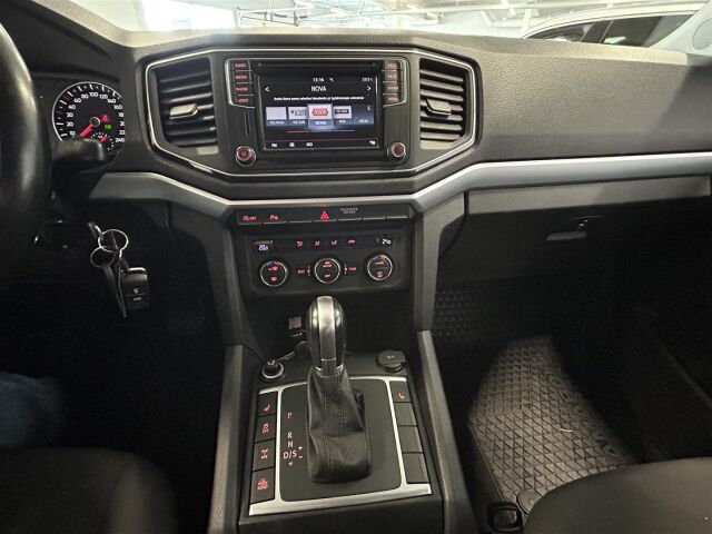 VOLKSWAGEN Amarok 2017 DC Highline 3,0 TDI 150kW 4MOTION 3080kg 2-paikkainen / ALV / 1-om / Webasto / Kamera / Hieno!
